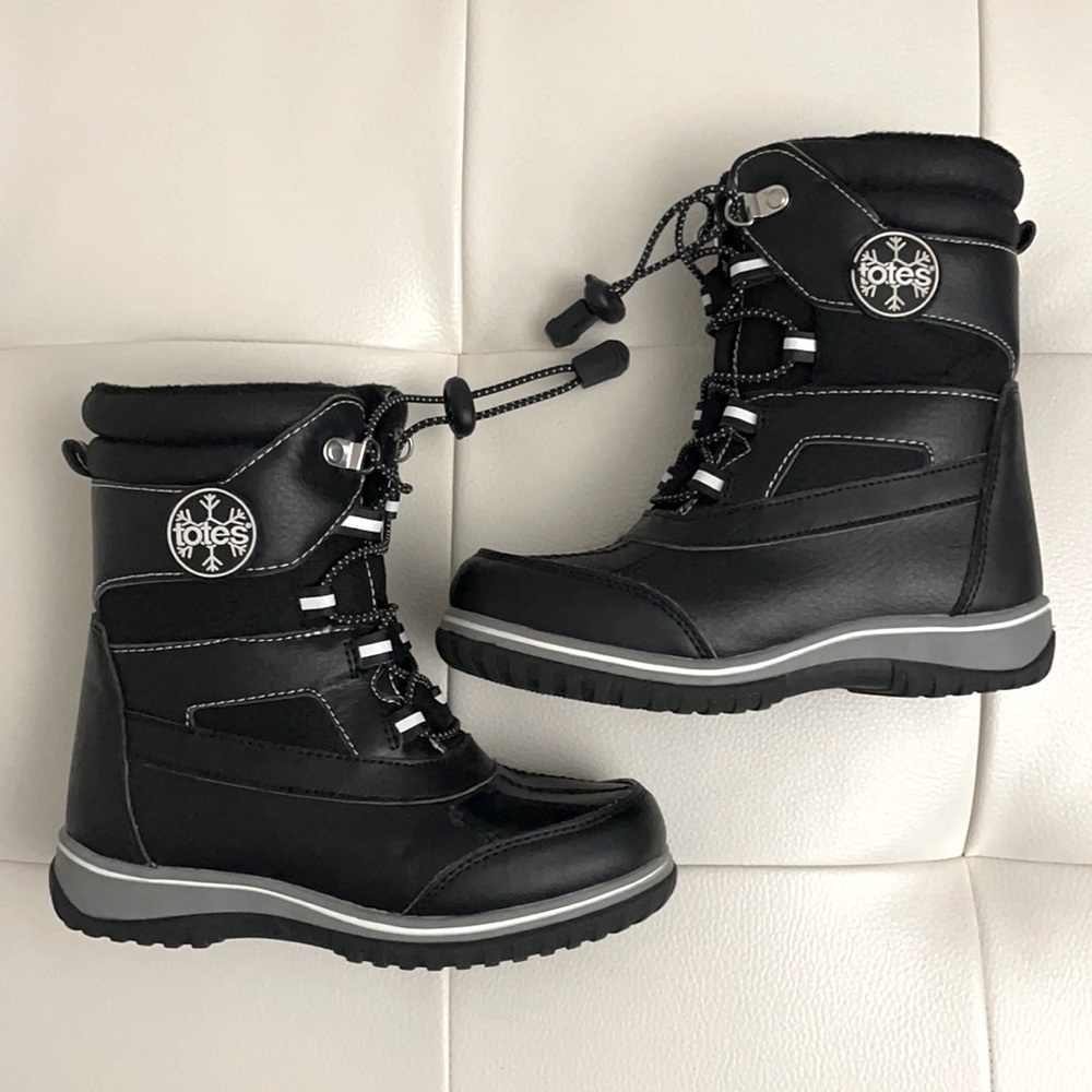 Snow boots